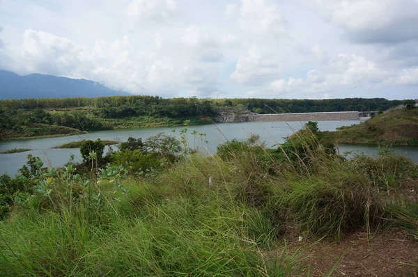 Waduk Adalah Sebuah Danau Buatan Yang Digunakan Sebagai Bendungan Sungai — Stok Foto