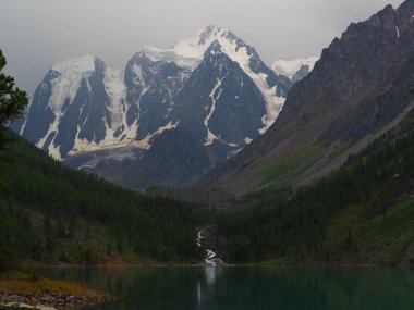 Altay Dağları, Rusya gölde ısmarlayarak 