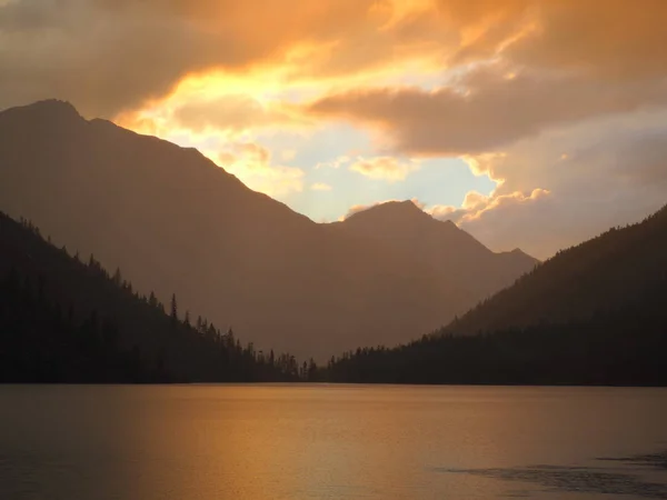 Malerischer Sonnenuntergang Blick Auf Den See Altai Gebirge Russland — Stockfoto