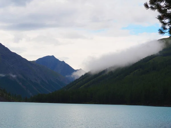 Pintoresca Vista Del Lago Las Montañas Altai Rusia — Foto de Stock