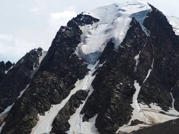 ロシア アルタイ山脈氷河の息をのむビュー — ストック写真
