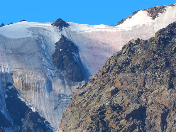 Impresionante Vista Del Glaciar Las Montañas Altai Rusia —  Fotos de Stock