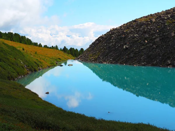 Vue Pittoresque Sur Lac Les Montagnes Altaï Russie — Photo