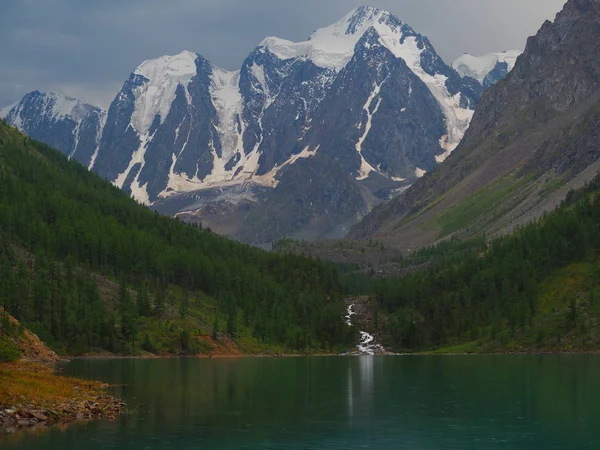 Regnigt Väder Fantastisk Lower Shavla Lake Altai Bergen Ryssland — Stockfoto