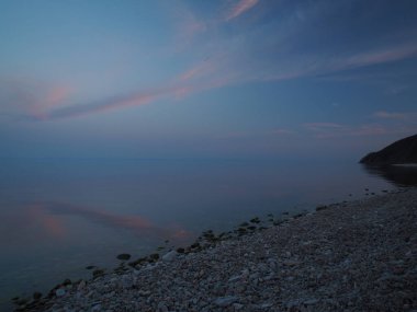 Baykal Gölü üzerinde güzel bir gün batımı, Sibirya, Rusya