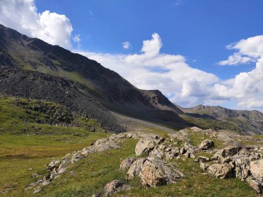 güzel manzara Altai dağ sıraları