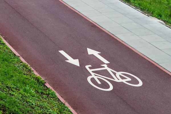 Sinais Ciclovia Com Setas Ciclovia Vermelha Cidade — Fotografia de Stock