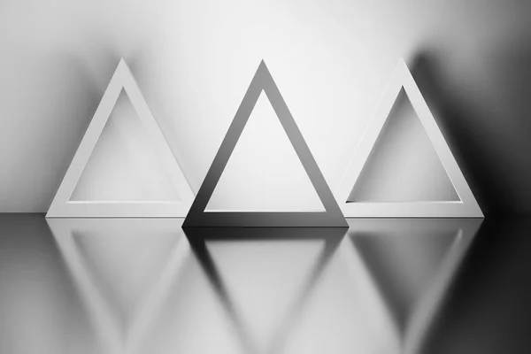 Černobílé trojúhelníkový tvar v místnosti nad reflexním MIRR — Stock fotografie