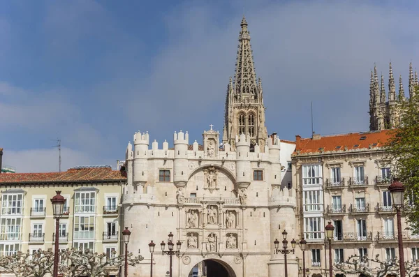 City Gate Székesegyház Tornya Burgos Spanyolország — Stock Fotó