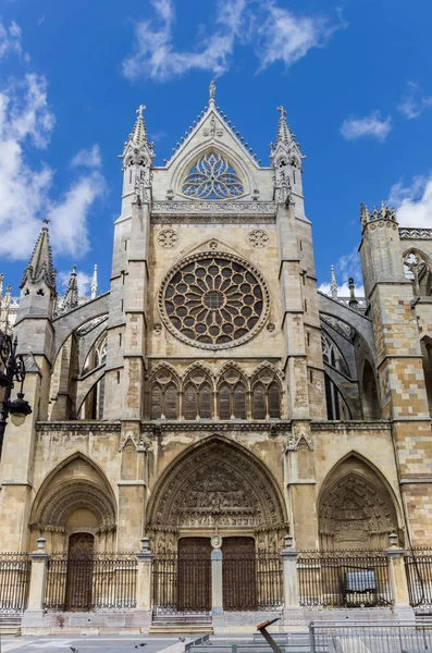 Vista Frontal Catedral León España — Foto de Stock