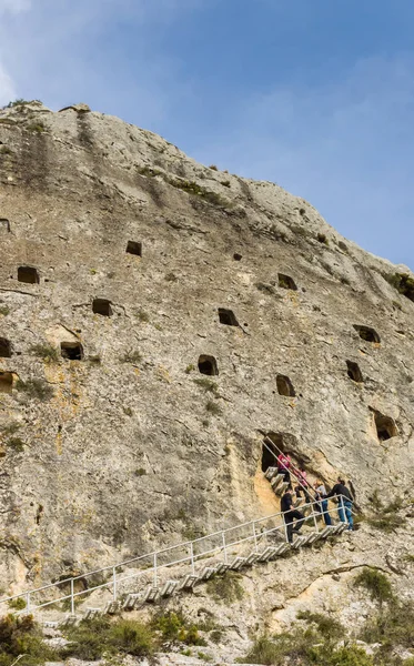 Personnes Entrant Dans Les Grottes Hisotirques Bocairent Espagne — Photo