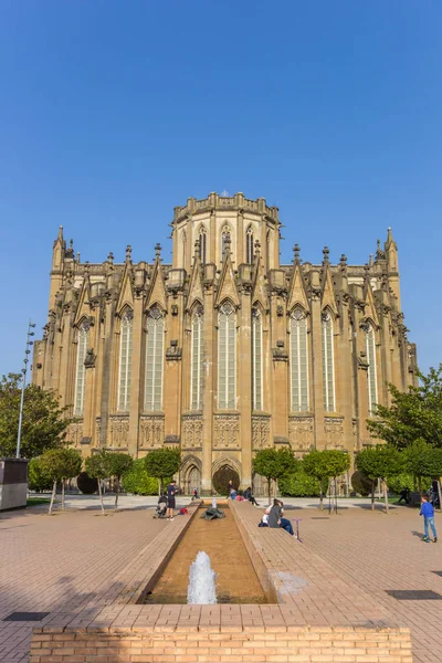Park Und Neue Kathedrale Zentrum Von Vitoria Gasteiz Spanien — Stockfoto