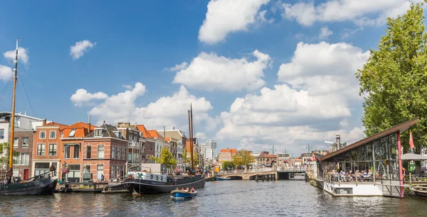 Leiden Hollanda Merkez Kanallar Panoraması — Stok fotoğraf