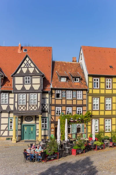 Menschen Genießen Die Sonne Auf Dem Burgplatz Quedlinburg — Stockfoto