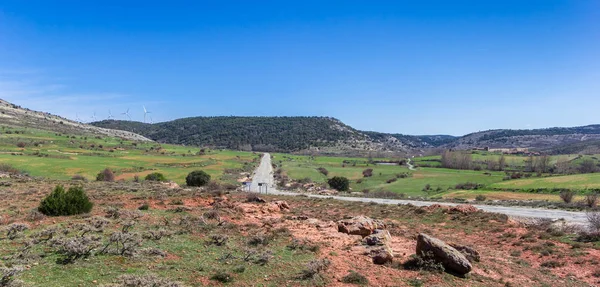 Panorama Uma Estrada Através Paisagem Castilla Leon Perto Atienza Espanha — Fotografia de Stock