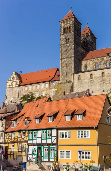 Castillo Coloridas Casas Ciudad Histórica Quedlinburg Alemania — Foto de Stock