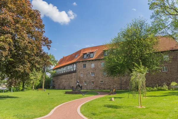ปราสาทและสวนในใจกลางประว ศาสตร ของ Blomberg เยอรมน — ภาพถ่ายสต็อก