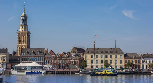 Uferpromenade Und Kirchturm Von Kampen Die Niederlande — Stockfoto