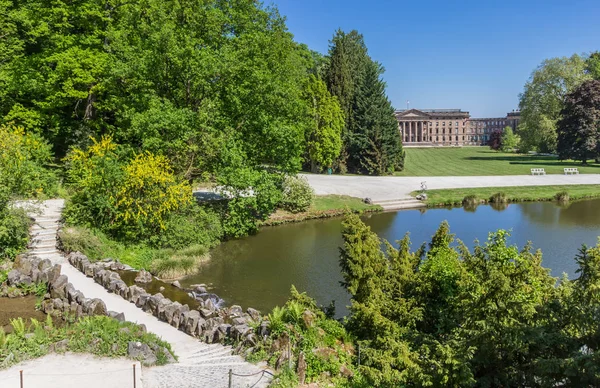池とカッセル ドイツの Bergpark — ストック写真
