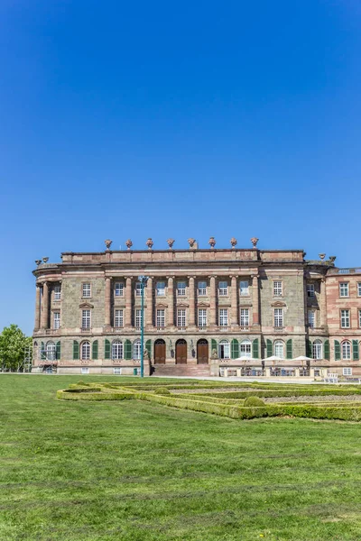 历史城堡的侧面翼在 Bergpark 德国卡塞尔 — 图库照片