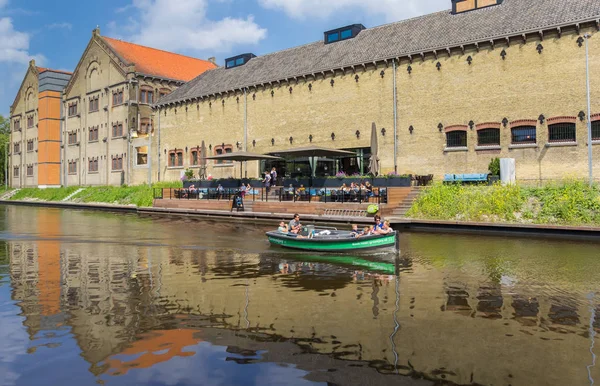 Touristen Bei Einer Tour Durch Die Kanäle Von Leeuwarden Niederlande — Stockfoto