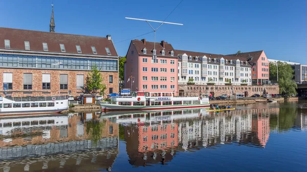 Bunte Gebäude Und Schiffe Fuldakai Kassel Deutschland — Stockfoto