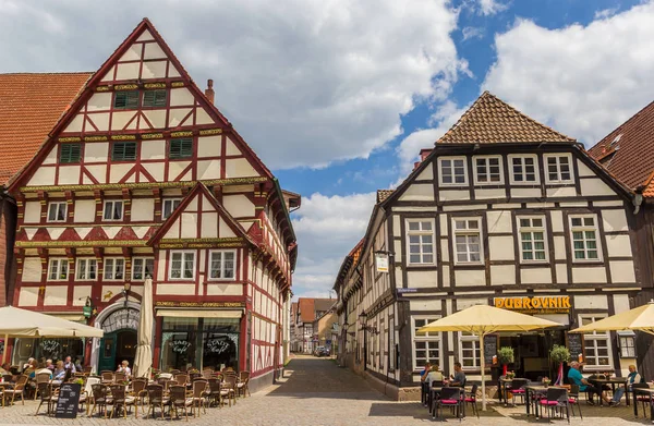 Människor Som Njuter Solen Restauranger Torget Hameln Tyskland — Stockfoto