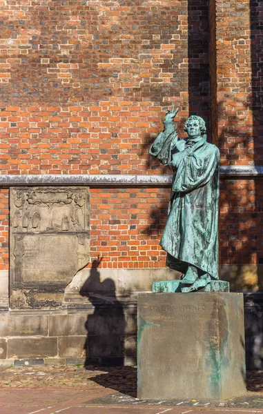 Socha Martina Luthera Poblíž Kostela Trh Hannover Německo — Stock fotografie