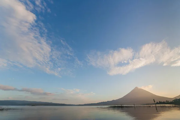 Volcano Arenal Early Morning Reflection Water — Stock Photo, Image