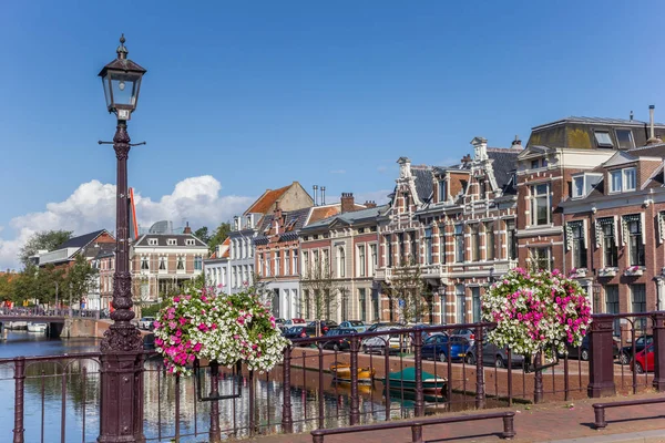 Pont Avec Des Fleurs Dans Centre Historique Haarlem Pays Bas — Photo