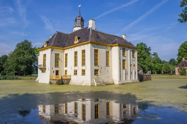 Antigua Mansión Holandesa Fraeylemaborg Con Reflejo Agua Slochteren Países Bajos — Foto de Stock