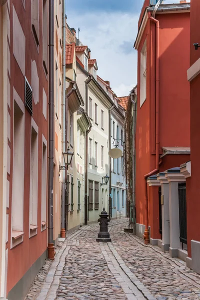 Strweet Adoquinado Estrecho Centro Histórico Riga Letonia — Foto de Stock