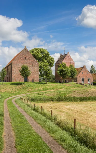 Middeleeuwse Kerk Een Heuvel Ezinge Nederland — Stockfoto