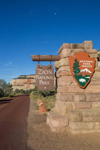 Firma All Ingresso Del Parco Nazionale Zion Utah Usa — Foto Stock