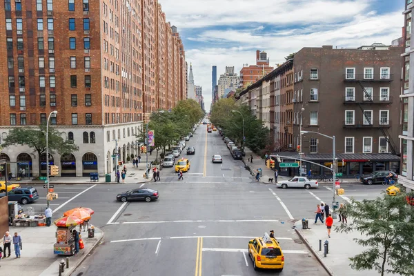 从高线上看纽约市切尔西的一个十字路口 — 图库照片