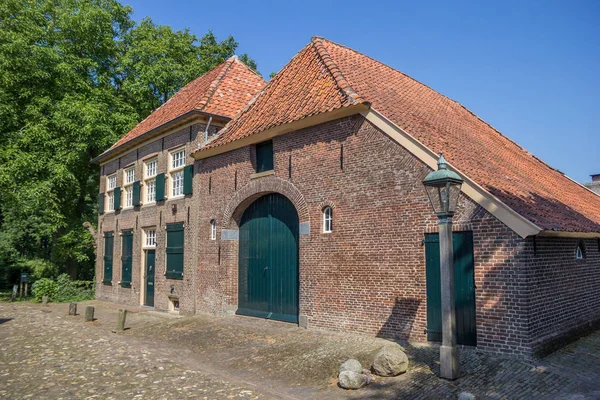 Παλιό Αγρόκτημα Στο Ιστορικό Χωριό Bronkhorst Ολλανδία — Φωτογραφία Αρχείου