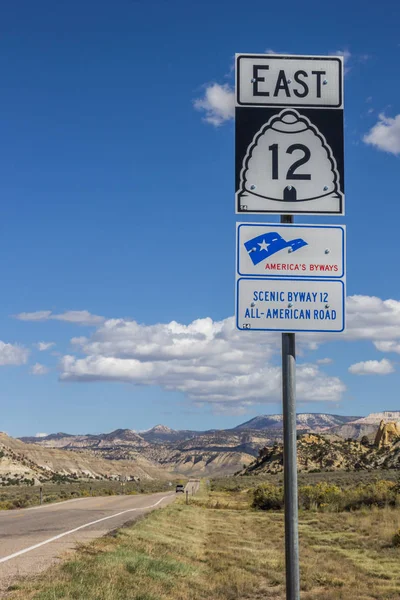 犹他州12号风景区路标 — 图库照片