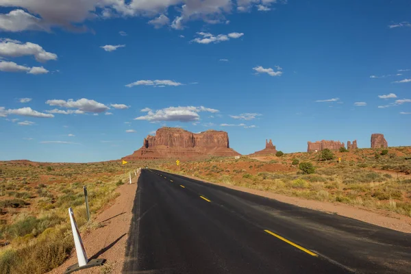 Дорога Ведущая Monument Valley Аризоне Сша — стоковое фото