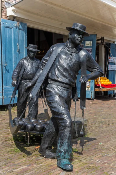 Statue Von Käseträgern Auf Dem Käsemarkt Amsterdam Holland — Stockfoto