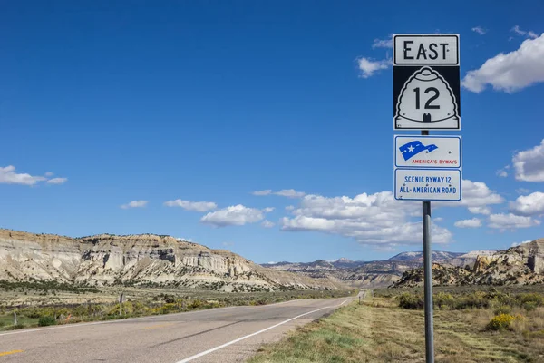 犹他州12号风景区路标 — 图库照片