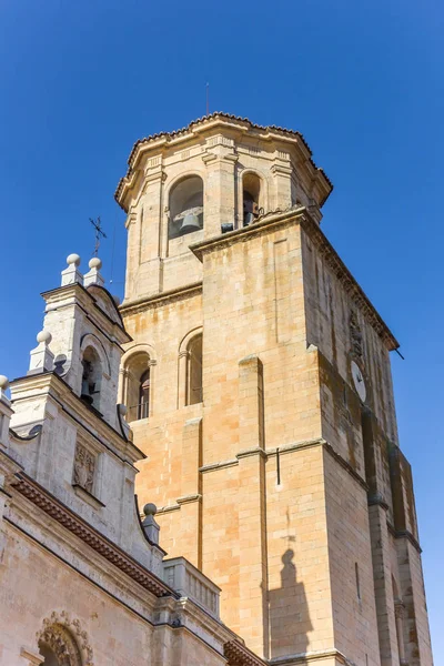 西班牙托罗的圣玛丽亚大教堂塔 — 图库照片