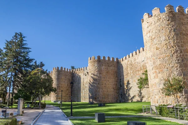 Park Und Stadtmauern Avila Spanien — Stockfoto