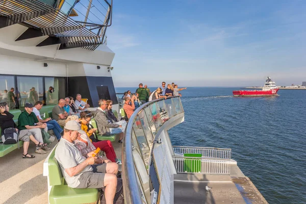 Personas Disfrutando Del Viaje Barco Desde Isla Texel Ciudad Den —  Fotos de Stock