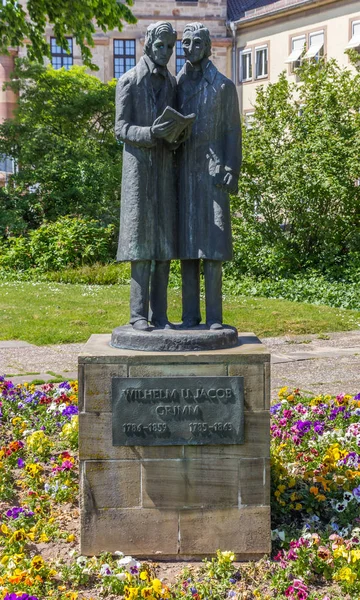 Estatua Los Hermanos Grimm Plaza Grimmplatz Kassel Alemania —  Fotos de Stock