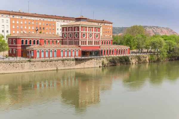 Logroño Spanya Ebro Nehirde Bina Kırmızı — Stok fotoğraf