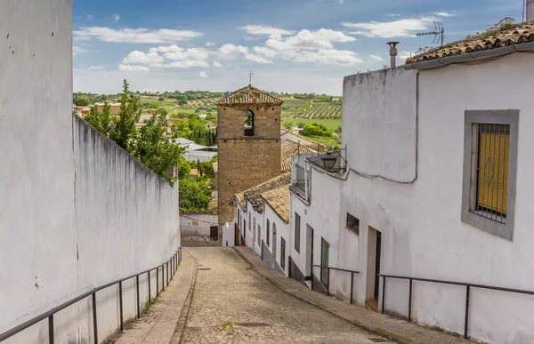 通往西班牙乌贝达一座教堂的街道 — 图库照片