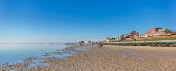 Panorama de la playa en la bahía de Jadebusen en Wilhelmshaven —  Fotos de Stock