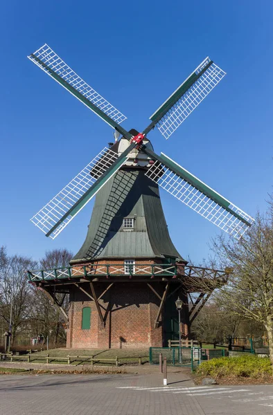 Molino de viento histórico en el centro de Wilhelmshaven — Foto de Stock