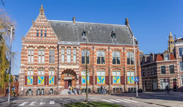 F.d. museibyggnaden i Groningens historiska centrum — Stockfoto