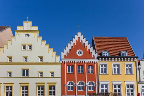 Colorful facades at the market square in Greifswald — Stock Photo, Image